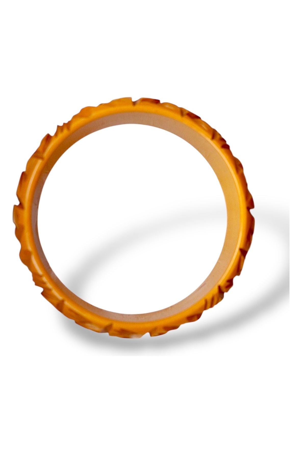 Vintage Deep Carved Butterscotch Bakelite Bangle – Fan & Wave Motif, 1930s