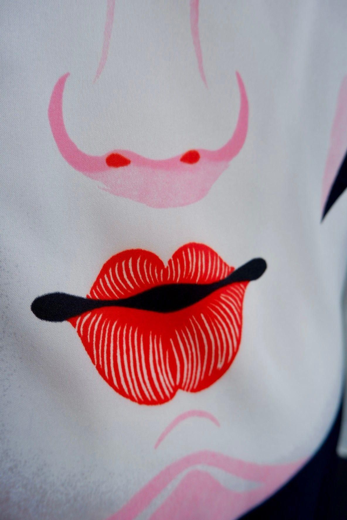 1970s Ossi Originals Face Print Kimono Top
