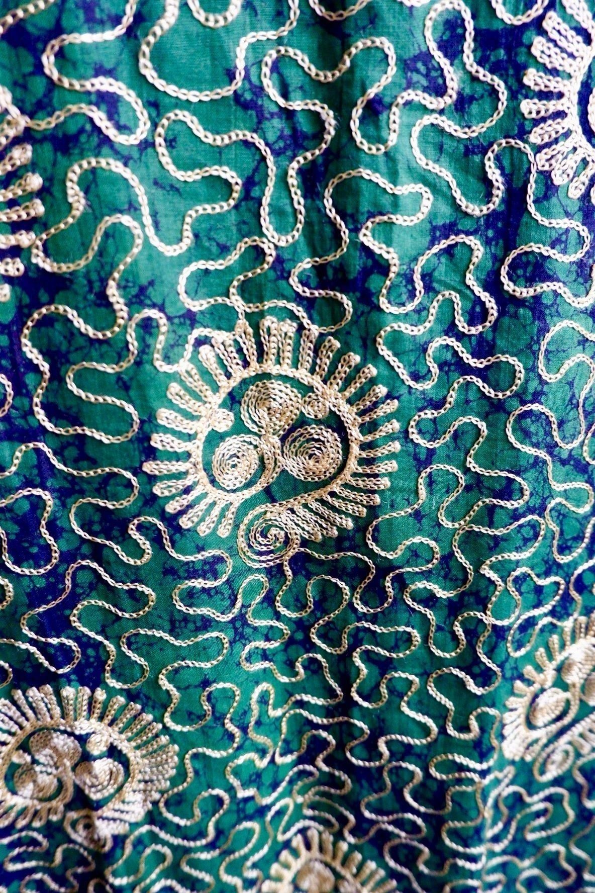 1970s/80s Vintage Green & Gold Embroidered Kaftan M/L