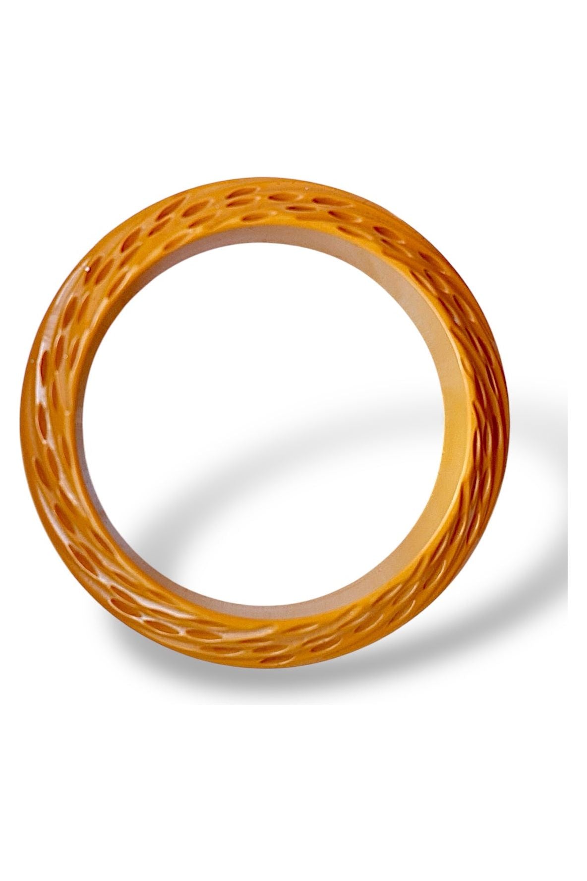 Vintage Carved Bakelite Bangle – Angular Diamond Cut Design