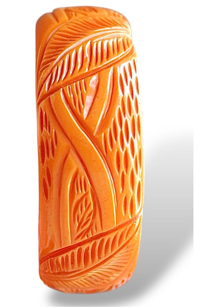 Vintage Carved Bakelite Bangle – Leaf & Vine Motif