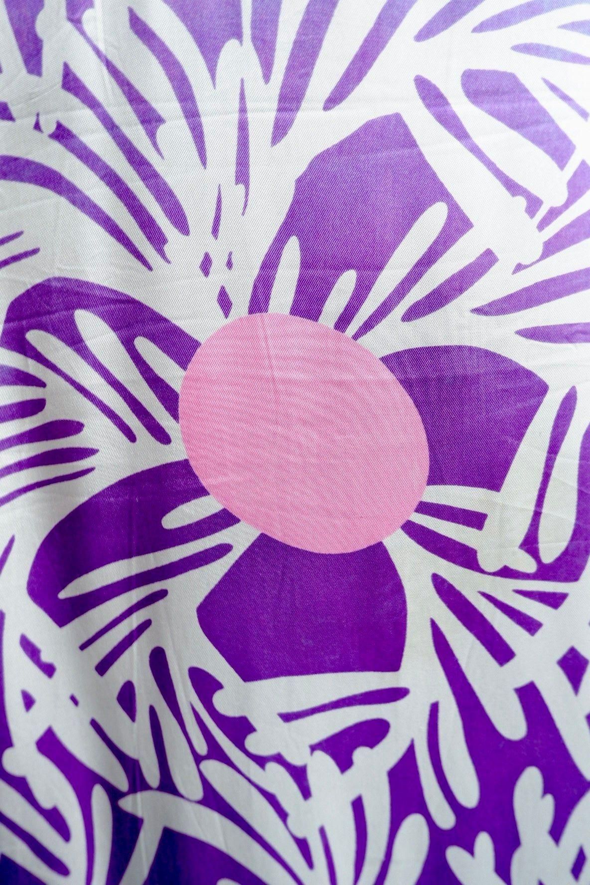 1980s Vintage Bold Floral Caftan - Effortless Elegance in Purple and Pink Free Size