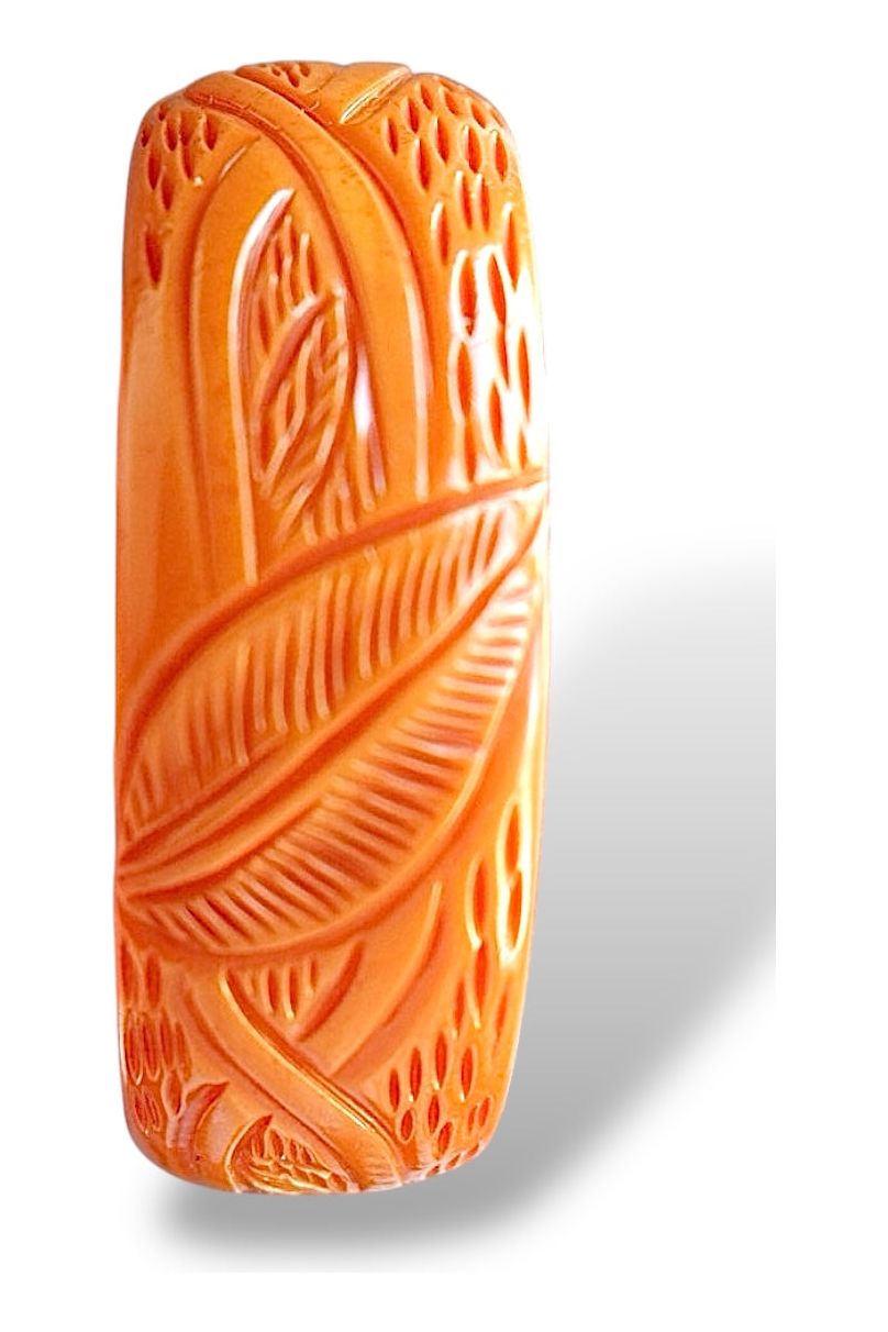 Vintage Carved Bakelite Bangle – Leaf & Vine Motif