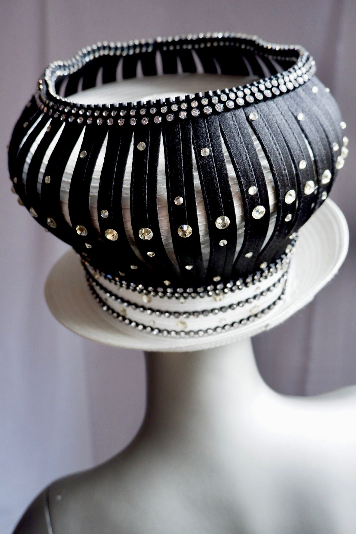 Vintage Elite Champagne Dramatic Ribbon Crown Hat – Rhinestone Embellishments & Oversized Crystal Bloom