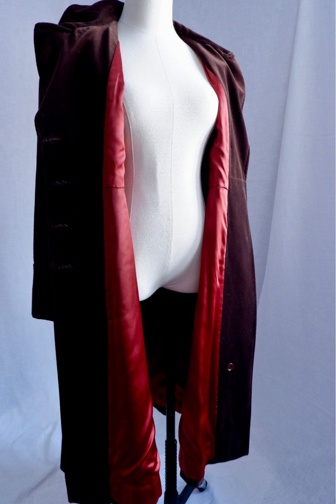 1970s Chocolate Brown Double-Breasted Velvet Coat – Worn-In Elegance M/L