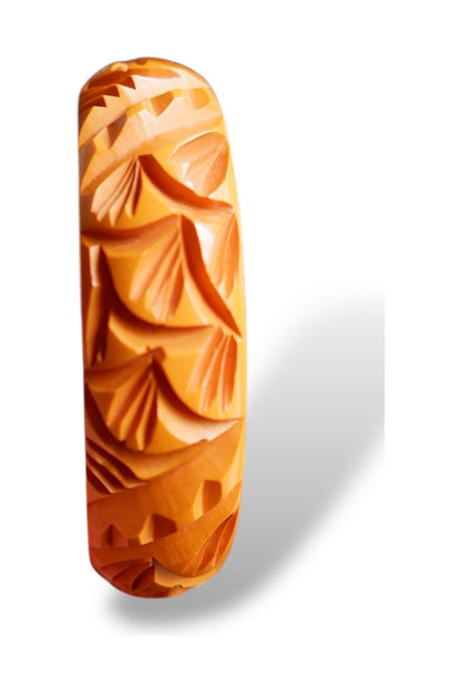 Vintage Deep Carved Butterscotch Bakelite Bangle – Fan & Wave Motif, 1930s