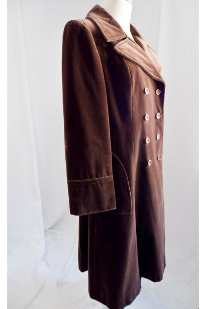 1970s Chocolate Brown Double-Breasted Velvet Coat – Worn-In Elegance M/L