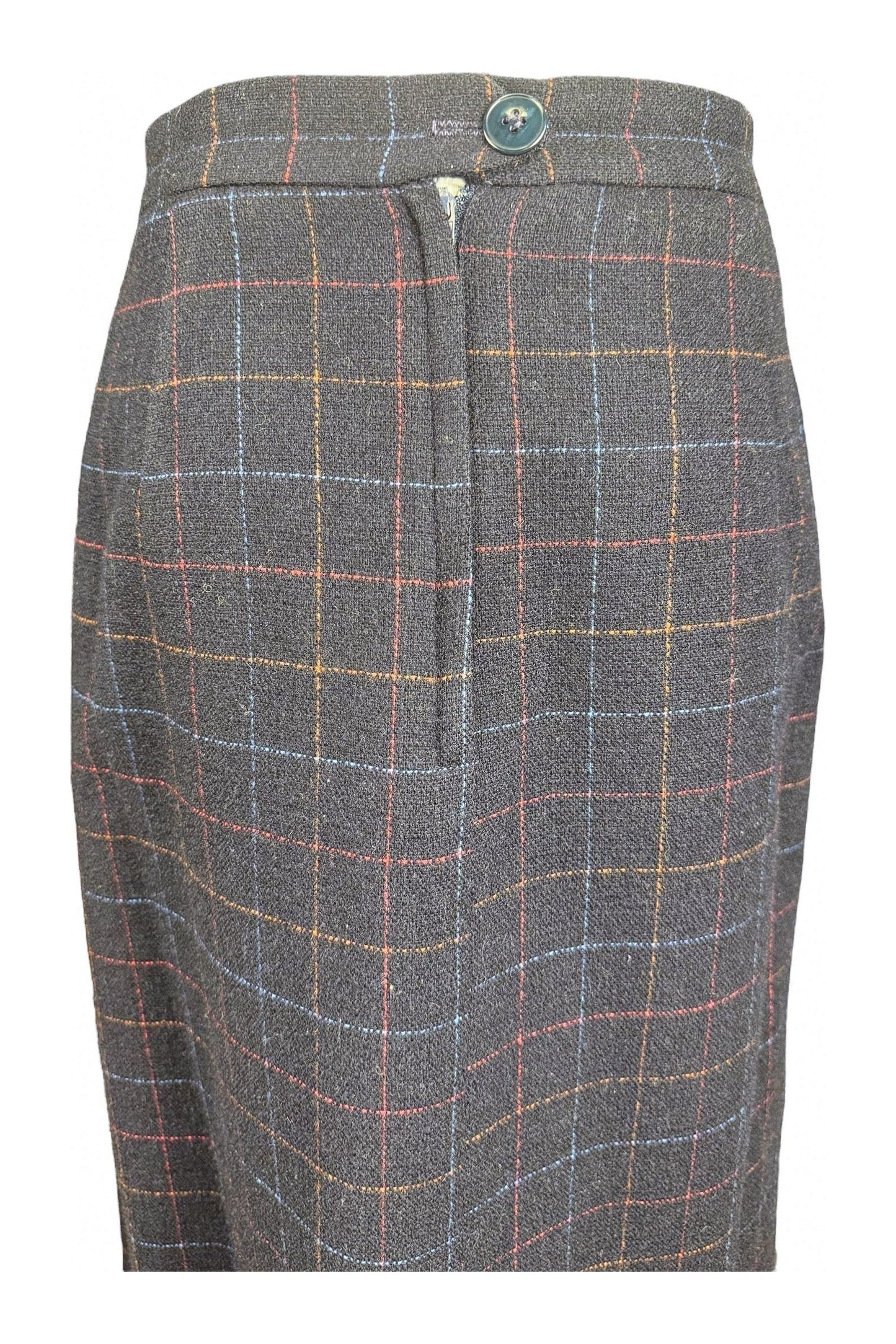 1960s Frostmann wool skirt made Louisberg Square. featuring pleats and a multicolor check pattern
