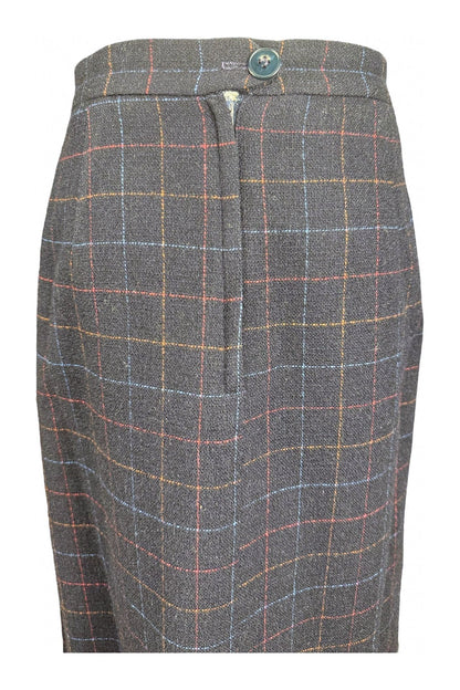 1960s Frostmann wool skirt made Louisberg Square. featuring pleats and a multicolor check pattern